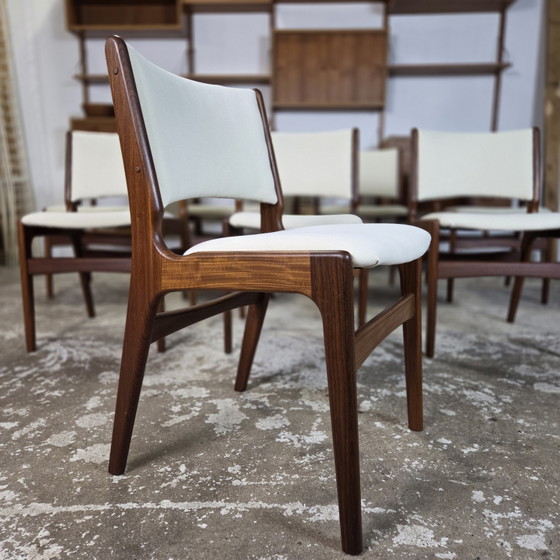 Image 1 of 8x Erik Buch Model 89 vintage jaren 60 Deense stoel gerestaureerd teak