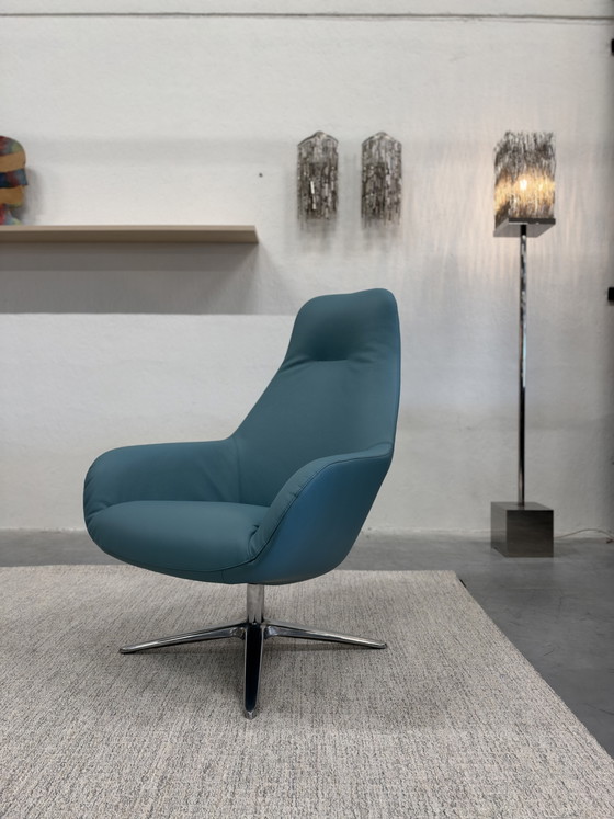 Pode Spot Two Poltrona girevole pelle blu – Sedie girevoli (photo 3 of 11)