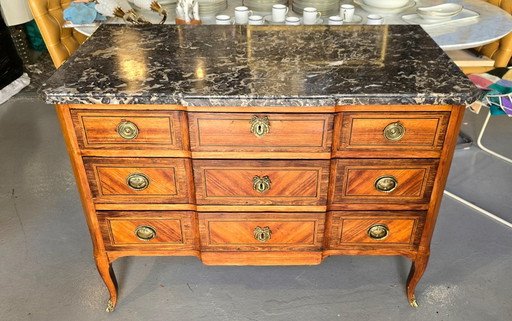 Commode uit de overgangsperiode, midden 18e eeuw