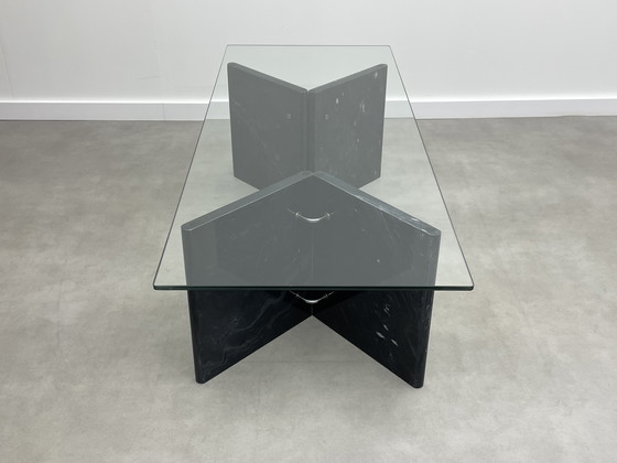 Image 1 of Tavolino da caffè scultoreo in marmo italiano (anni '70)