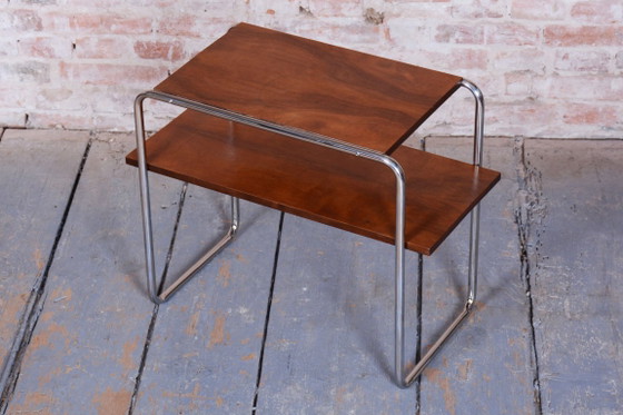 Table d'appoint Bauhaus restaurée, noyer, acier chromé, polonaise, tchèque, années 1930 – Tables d'appoint (photo 7 of 8)