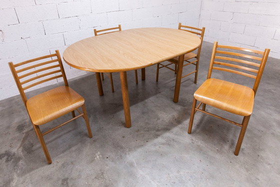 Image 1 of Danish modernist set: convertible round table (114/154cm) + 4 matching chairs, 1980