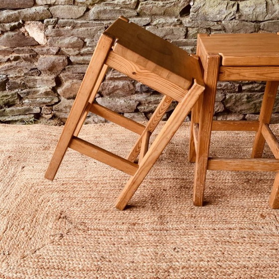 Pair of vintage Hongisto Stools by Ilmari Tapiovaara – Wood (photo 7 of 13)