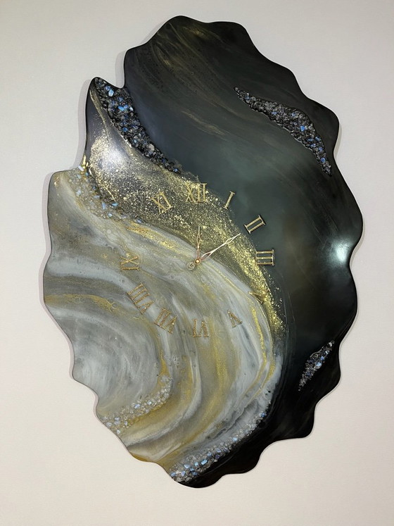 Image 1 of Horloge murale exclusive en résine époxy