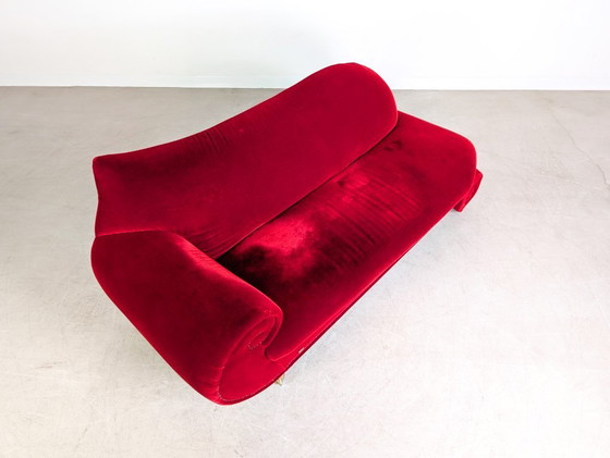 Image 1 of Sofá Bretz Gaudí original de diseño, chaise longue de terciopelo rojo