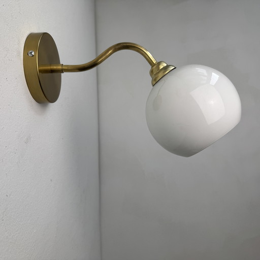 Vintage Opaline wall lamp