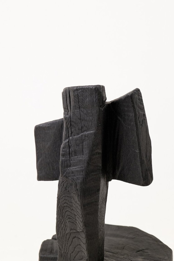 Image 1 of Brutalistischer Skulpturenstuhl, geschnitzt, Massivholz, Eiche, Schwarz, rustikal, Logniture