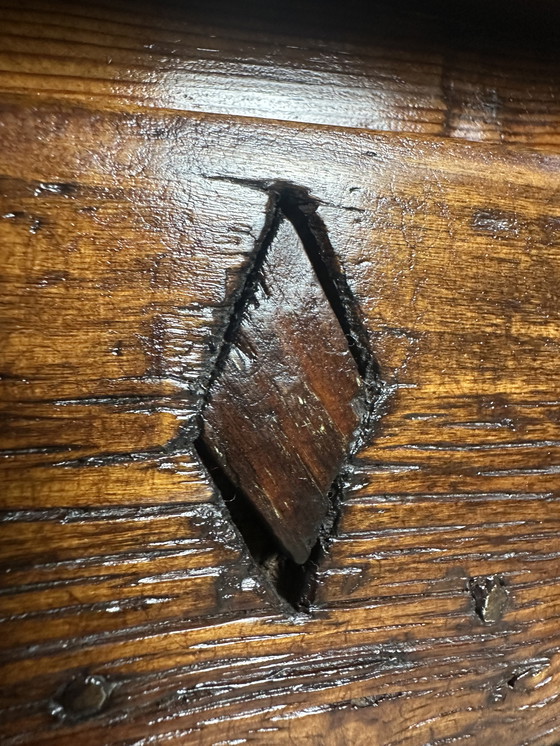 Image 1 of Table d'appoint coloniale espagnole ancienne