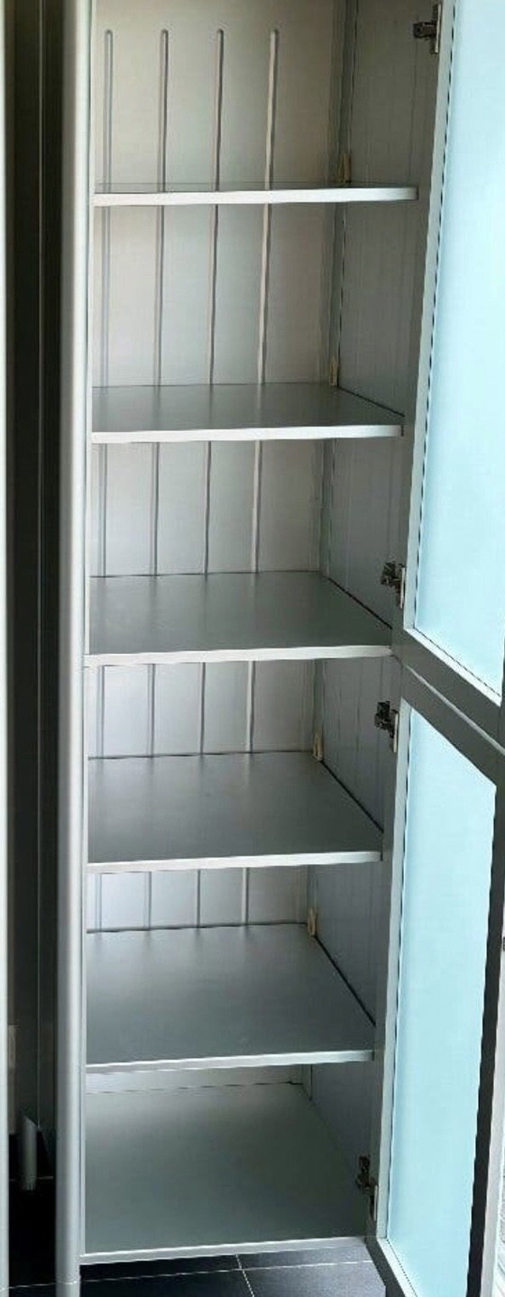 Bulthaup Vetrina Sistema 20 alluminio vetro smerigliato apertura sinistra, Vetrine, Argentato (foto 4 di 5)