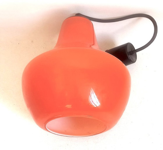 Image 1 of Lampada a sospensione in vetro opalino arancione di Peill & Putzler, anni '70, diametro 23,5 cm.