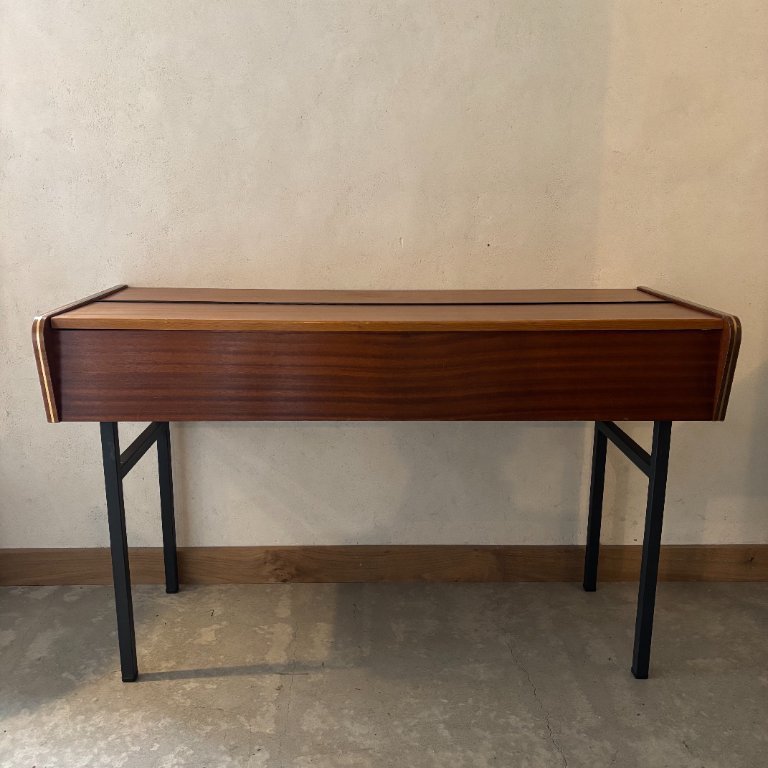 Curated visual reference: Picture Idea: Scandinavian Style Console Table 300