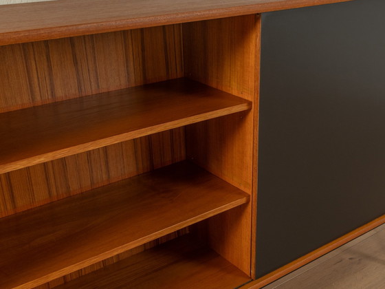 Image 1 of Credenza anni '60 con ante scorrevoli, WK Möbel