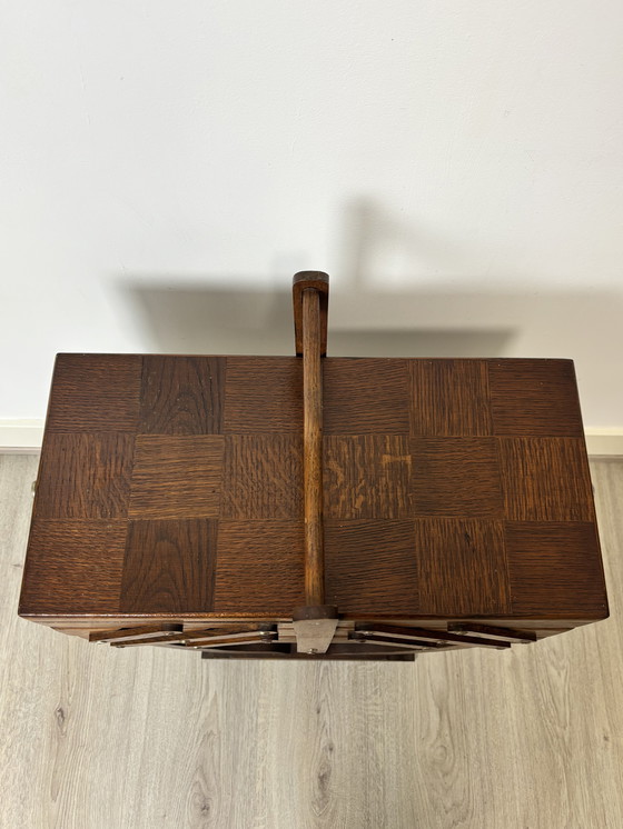 Image 1 of Boîte à couture/armoire à couture vintage en bois avec pieds 50-60