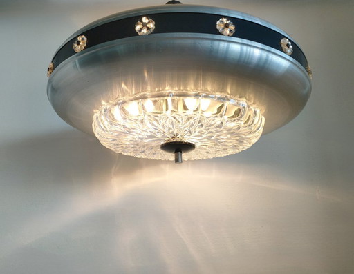 Vintage UFO-Pendelleuchte im Mid-Century-Space-Age-Stil / Aluminium & geschliffenes Glas (1960er/1970er Jahre)