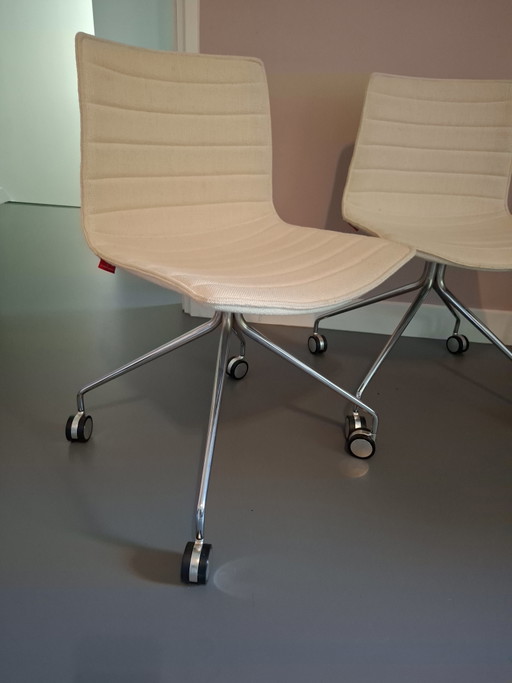 4 sillas de diseño Arper Catifa 53 – bureaustoelen, Metal, Textile