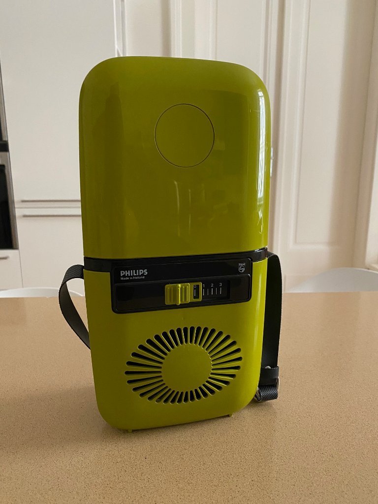 Philips HP 4625 avocado green portable Hair Dryer with an iconic