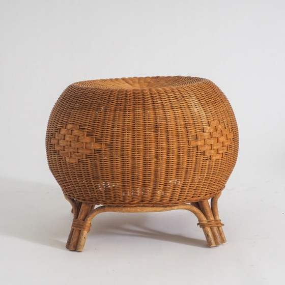 Image 1 of Pouf en rotin, table d'appoint