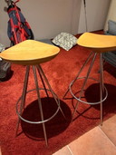 Knoll Amat 3 Jamaica barkruk van Pepe Cortes 2x