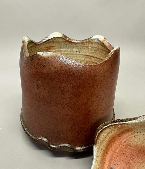 Image 1 of Pot à couvercle sculptural en grès cuit au feu de bois - Hein Severijns - Signé - Unica (28 cm)