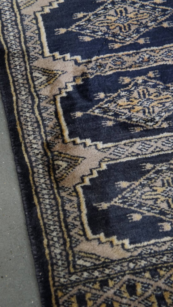 Image 1 of Sierkleedje/ loper met blauw en beige tinten 71x32cm