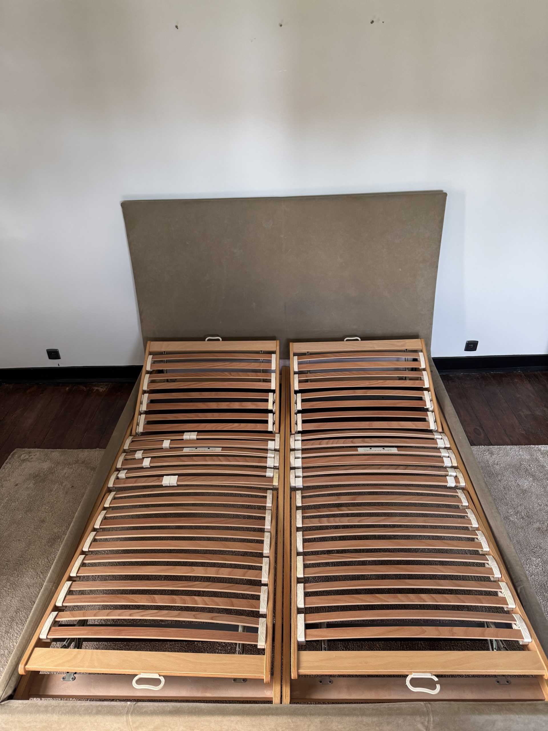 Maxalto / B&B Italia bed Apta | €325 | Whoppah