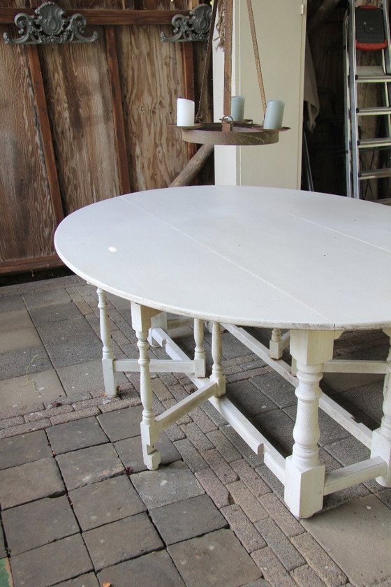 Image 1 of Flamant despierta la mesa blanca antigua