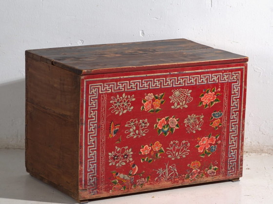 Malle chinoise ancienne peinte en bois de pin – Chine, circa 1930 – Armoires de rangement, Metal (photo 2 of 40)