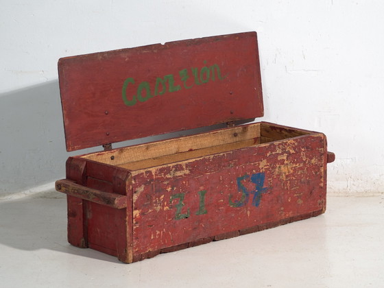 Malle rustique ancienne peinte en rouge – Europe Centrale, circa 1880 – Armoires de rangement, Rustic (photo 33 of 40)