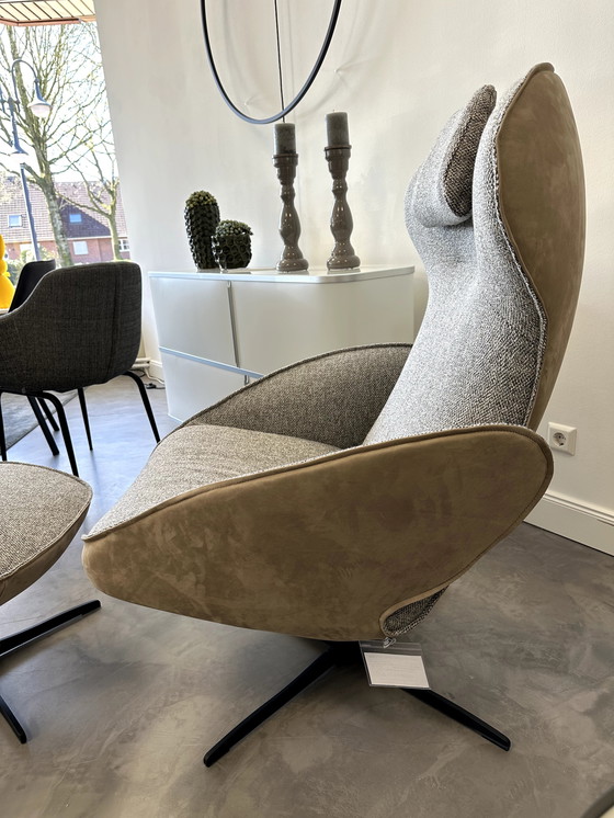 Image 1 of Poltrona Jori con sgabello incluso