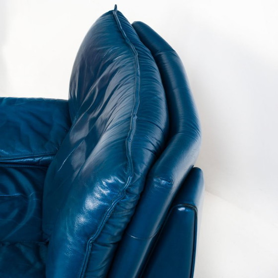 Poltrona e pouf vintage in pelle blu di Nicoletti Salotti - Italia anni '80 – Avanti - Italia, Poltrone (photo 15 of 21)