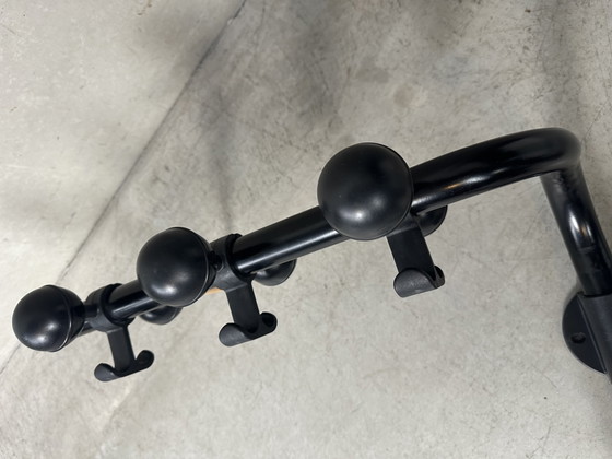 Design Giro Wall Coat Rack - Magis - 1978 – Plastic, Metal (photo 8 of 10)