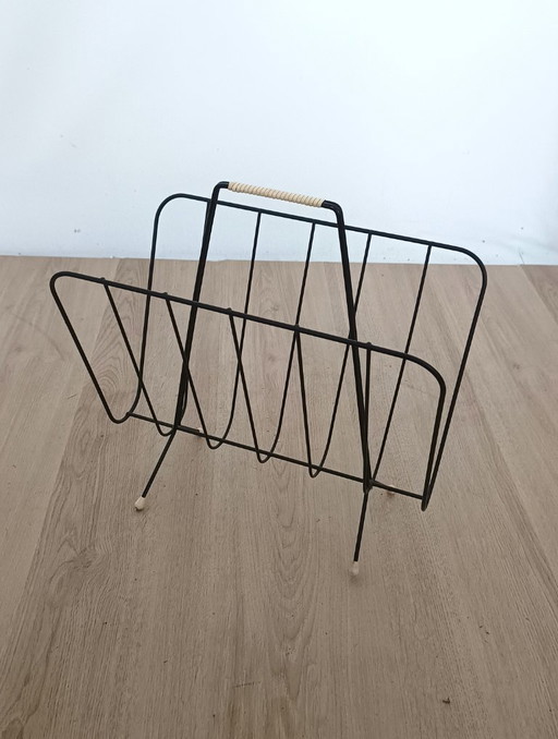 Fifties magazine stand