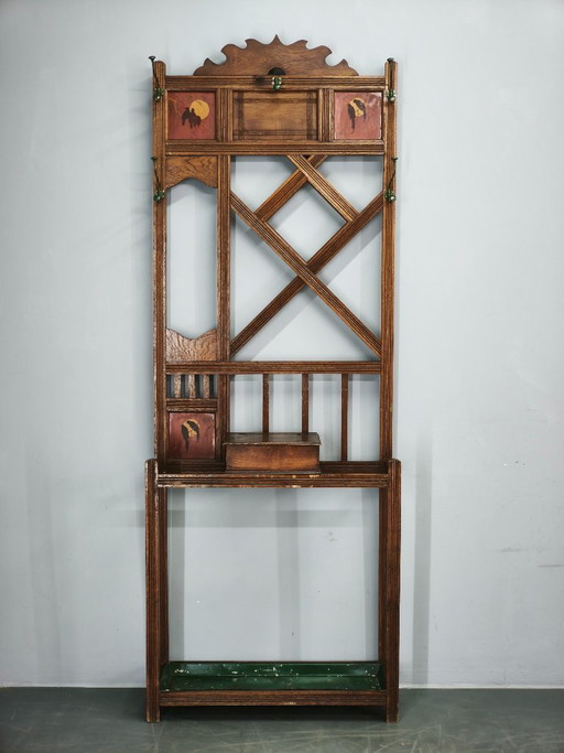 Um 1900 Arts & Crafts Garderobenständer aus massiver Eiche mit Kleiderhaken und Schirmständer