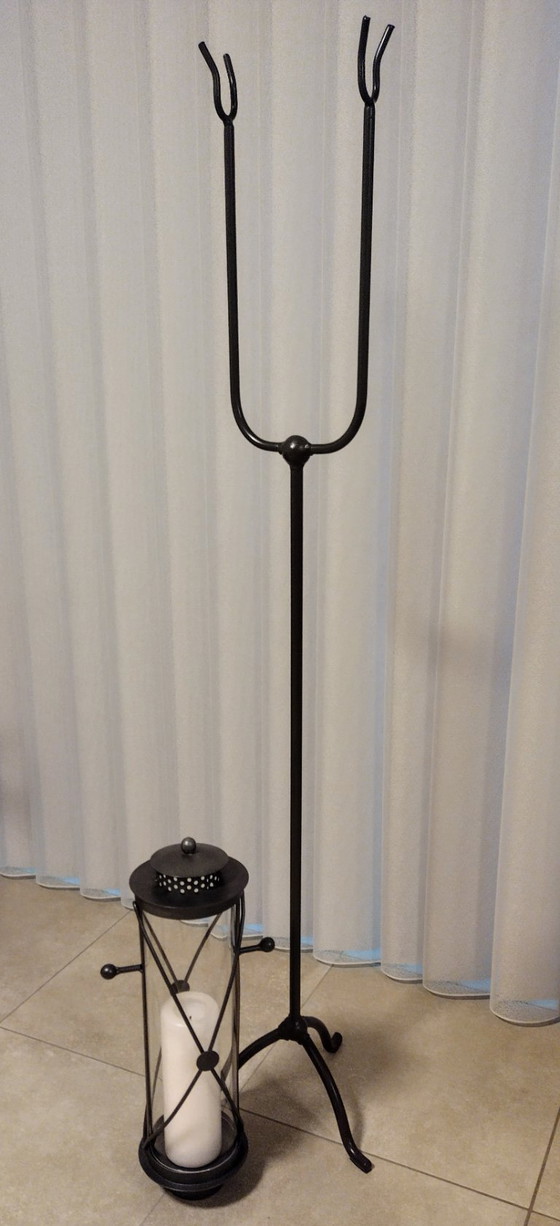 Image 1 of Luxe Vintage Gietijzeren Vloerkandelaar met Windlicht (H.150cm) – Binnen & Buiten