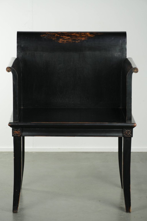 Charakteristischer und eleganter schwarzer Holzstuhl/Beistellstuhl aus dem 20. Jahrhundert im asiatischen (photo 2 of 14)