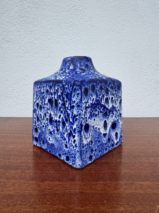 Jarrón cuadrado de cerámica ES Keramik de la década de 1970.