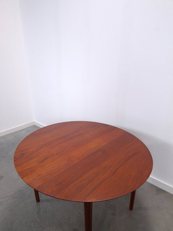 Vintage Danish Søborg Møbelfabrik extendable oval round teak Dining table, Wood, Brown (photo 14 of 17)