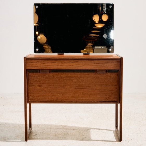 Image 1 of MK11133 Gerestaureerde teakhouten kaptafel van Kurt Østervig