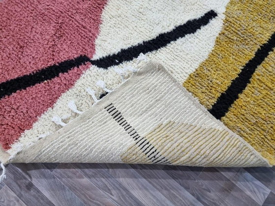 Azilal tapijt met kleurrijke patronen, traditioneel handgemaakt, formaat 1,5/3,5 m – Aime Té (photo 3 of 9)