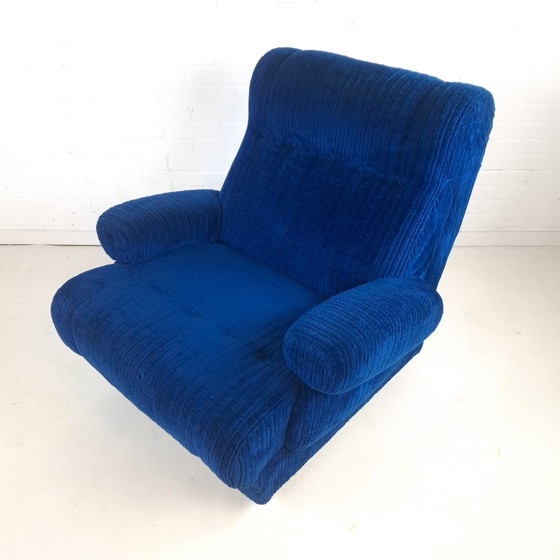 Fauteuil vintage en velours côtelé bleu, années 1970 – Textile (photo 3 of 11)