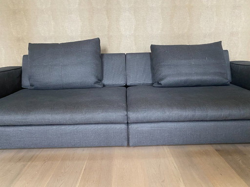 Molteni Turner bench, dimensions: 286 x 109 x 72 cm high