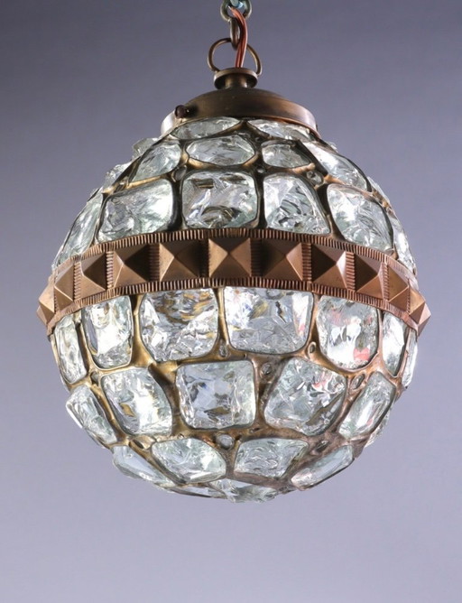 Glass pendant 