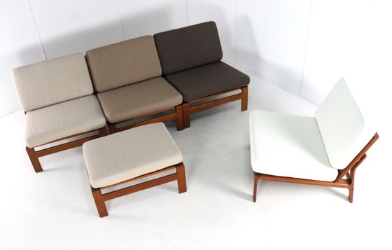 Image 1 of Gruppo di sedute comfort 'Nimtofte' | 4 poltrone + poggiapiedi vintage danese