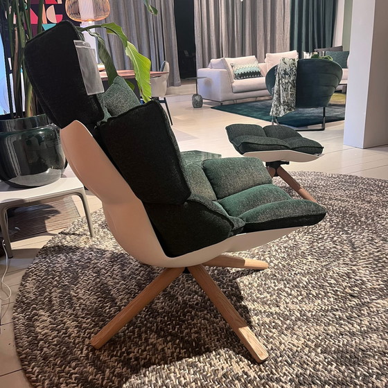 Image 1 of Fauteuil pivotant Husk de B&B Italia avec repose-pieds