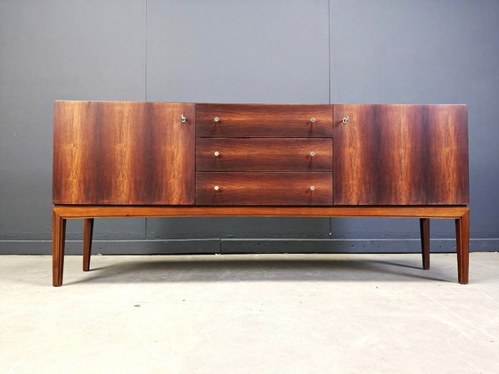 Image 1 of Dressoir van palissanderfineer uit het midden van de vorige eeuw, jaren 60