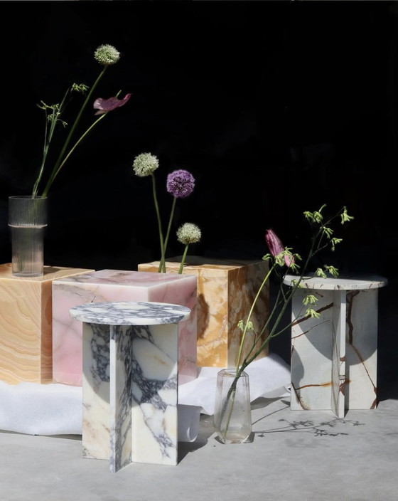 Image 1 of Side table marble calcatta viola