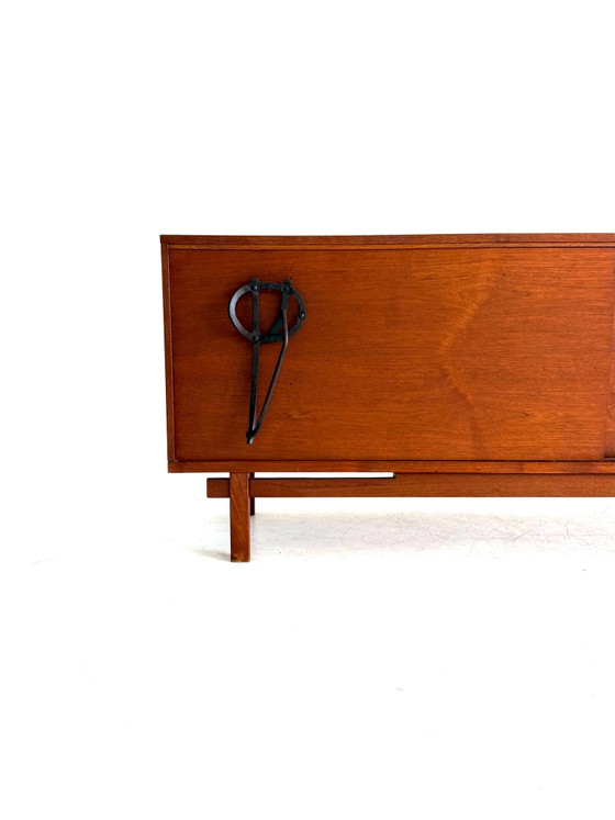 Vintage teak sideboard, Jean Batenburg ‘60 – Wood, Cast Iron (photo 5 of 15)