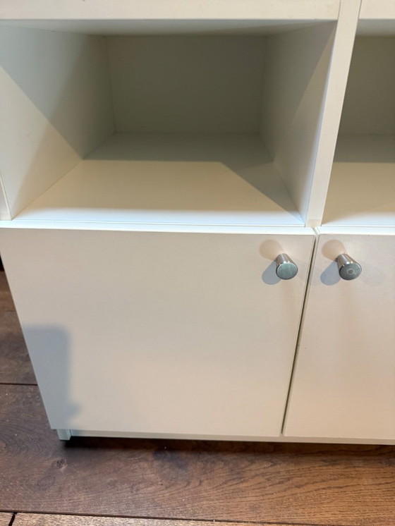 Image 1 of Vitrine robuste fabriquée à la main