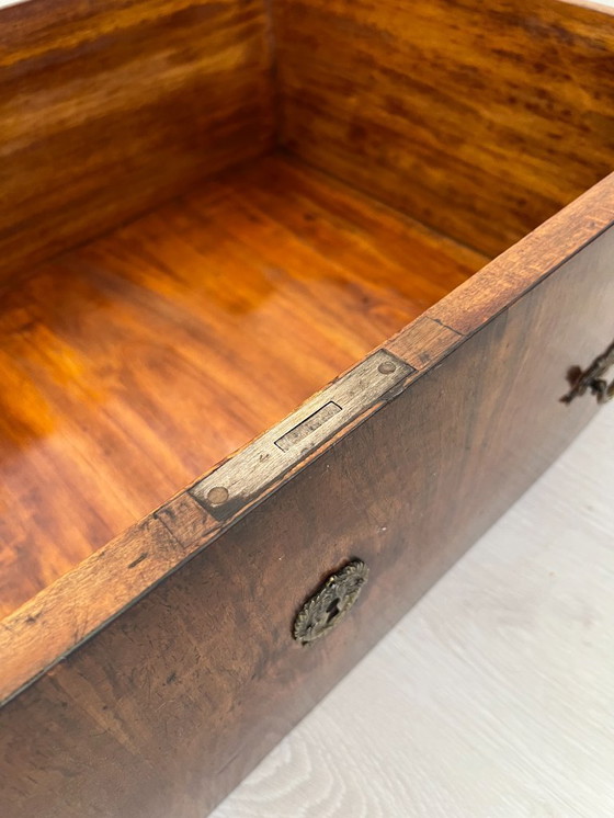 Image 1 of Cassettone - Noce - Comò con specchiera