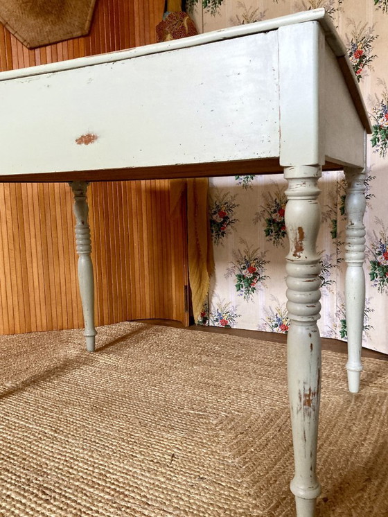 Image 1 of Escritorio antiguo de madera con frente inclinado, frente abatible y patas torneadas